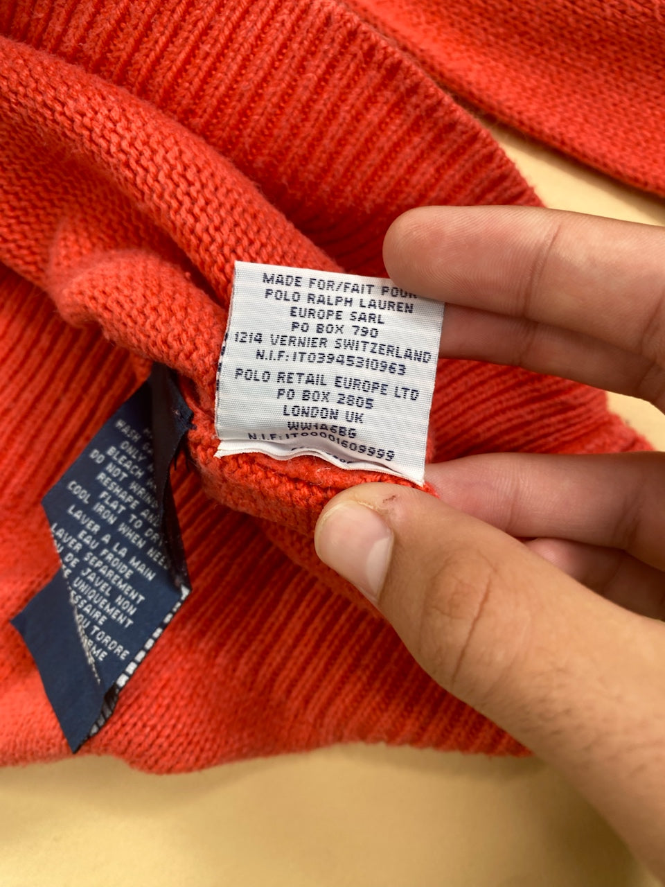 Pull Ralph Lauren col V rouge corail en soie – Homme M, photo 8