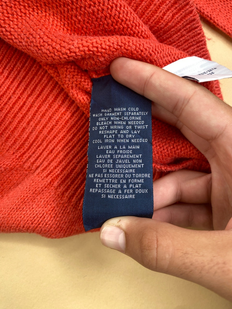 Pull Ralph Lauren col V rouge corail en soie – Homme M, photo 9