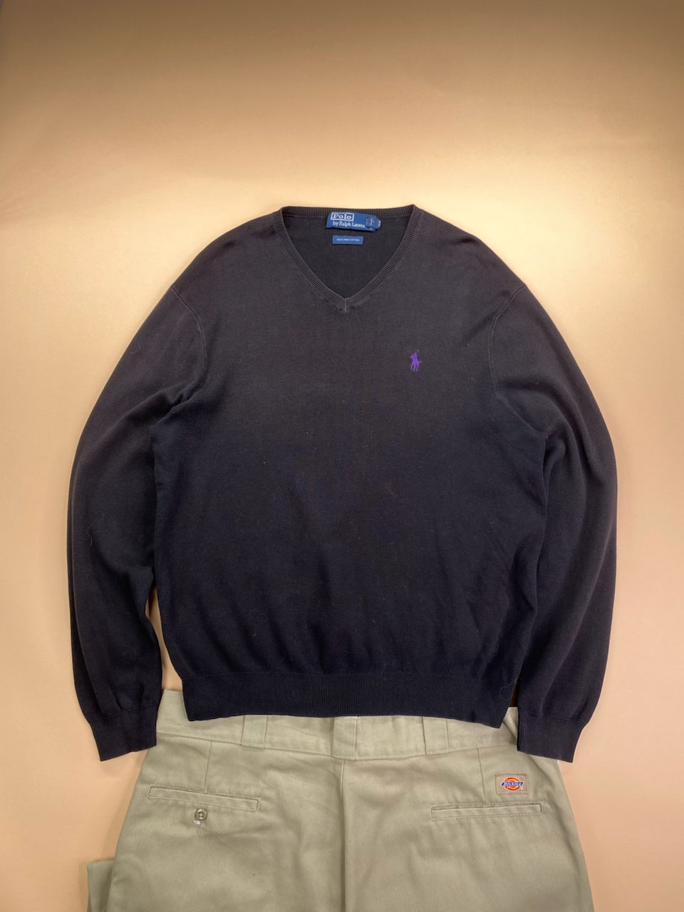 Pull Ralph Lauren col V noir et violet en coton Pima – Homme L, vue de face