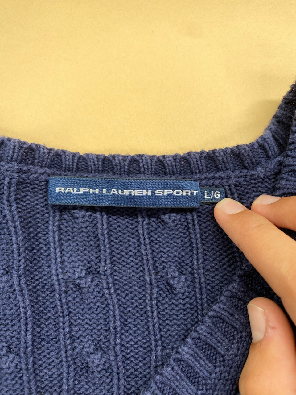 Pull Ralph Lauren col V torsadé bleu marine et rose – Femme L, photo 5